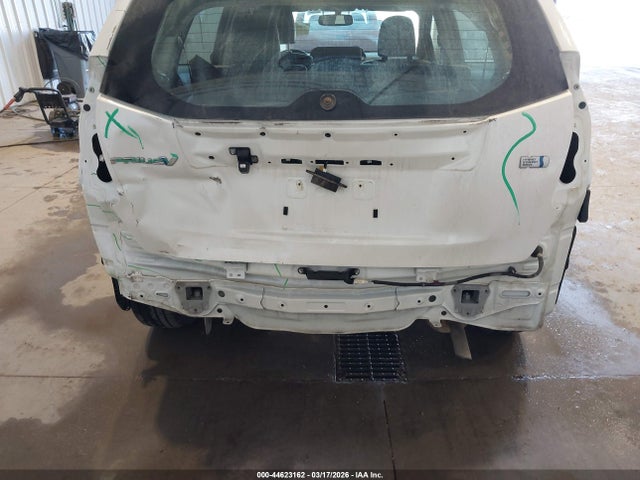 JTDZN3EUXE3332071 Toyota Prius V Five