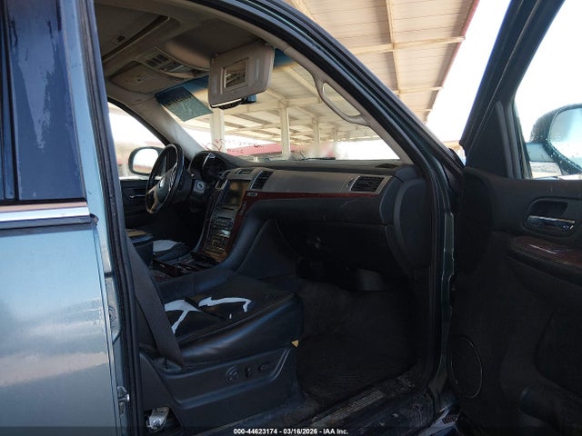 Продажа на аукционе авто 2008 Cadillac Escalade Standard, vin: 1GYFK63808R144724, номер лота: 44623174