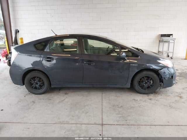 JTDKN3DU1E0364279 Toyota Prius Two