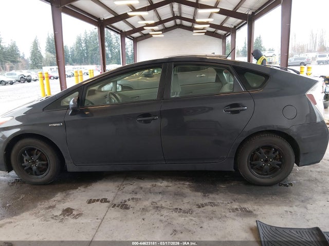 JTDKN3DU1E0364279 Toyota Prius Two