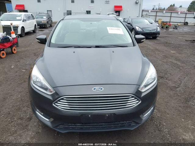 1FADP3J25HL264961 Ford Focus Titanium