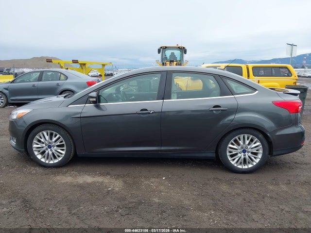 1FADP3J25HL264961 Ford Focus Titanium