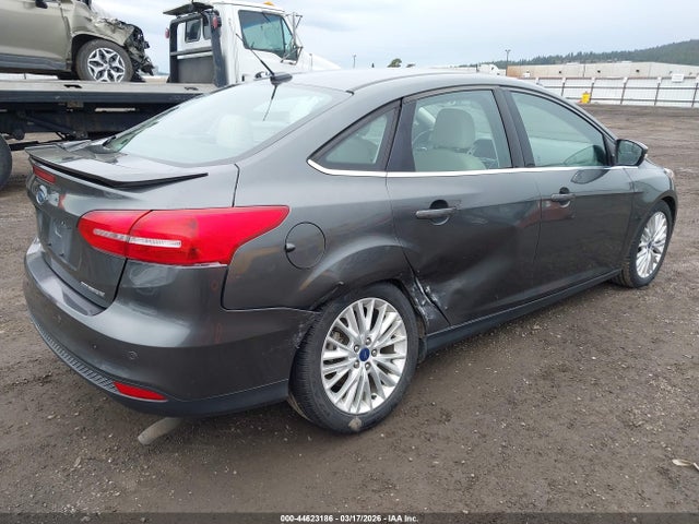 1FADP3J25HL264961 Ford Focus Titanium