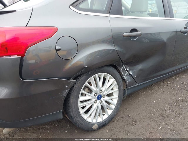 1FADP3J25HL264961 Ford Focus Titanium