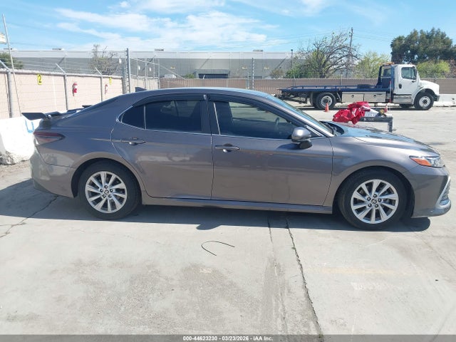 Toyota CAMRY LE 2022 4T1C11AK5NU656366 Image 13