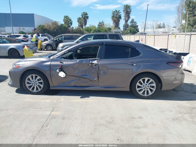 Toyota CAMRY LE 2022 4T1C11AK5NU656366 Image 14