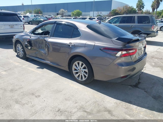 Toyota CAMRY LE 2022 4T1C11AK5NU656366 Image 3