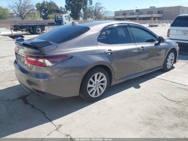Toyota CAMRY LE 2022 4T1C11AK5NU656366 Image 4