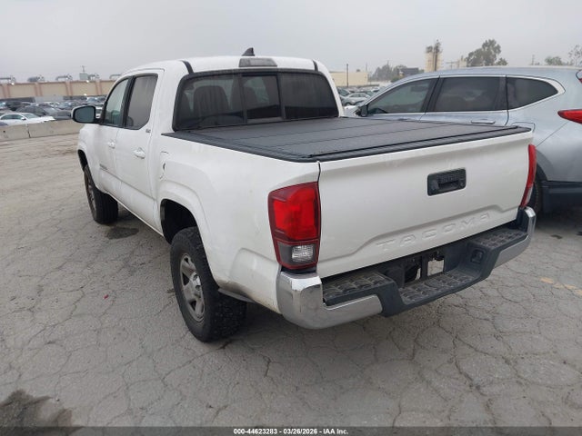 5TFAX5GNXKX158452 Toyota Tacoma Sr5