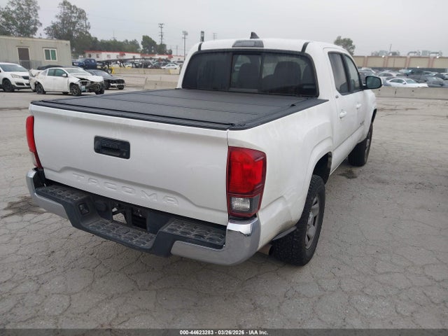 5TFAX5GNXKX158452 Toyota Tacoma Sr5
