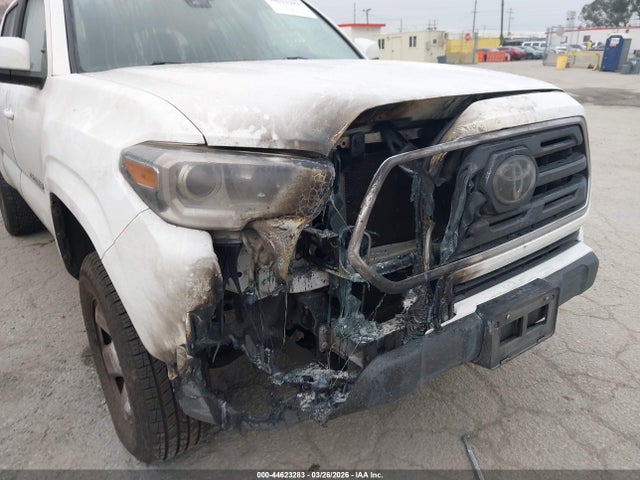 5TFAX5GNXKX158452 Toyota Tacoma Sr5
