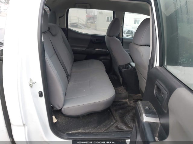 5TFAX5GNXKX158452 Toyota Tacoma Sr5