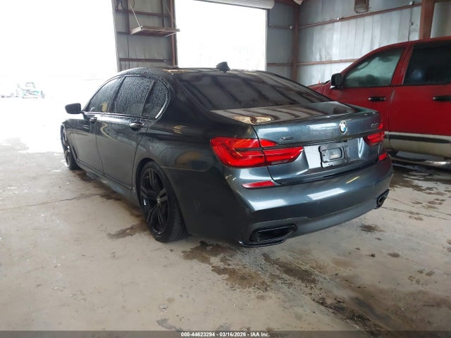 2016 BMW 750I WBA7F2C57GG415668 Photo 2