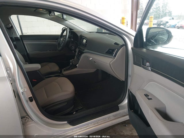 5NPD84LF8JH322746 Hyundai ELANTRA SEL