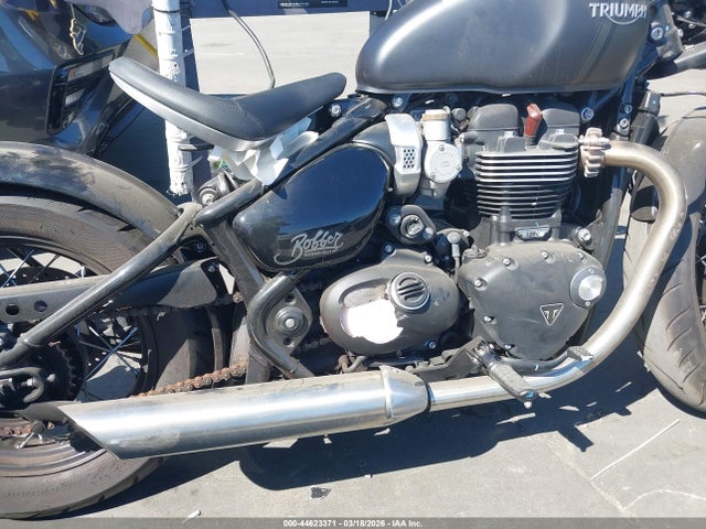 Triumph Motorcycle Bonneville Bobber 2023 SMTD53HL7PTBL4617 Image 13