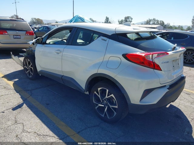 JTNKHMBX1K1062339 Toyota C-HR XLE