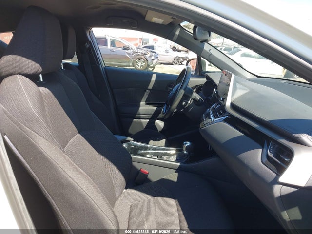 JTNKHMBX1K1062339 Toyota C-HR XLE