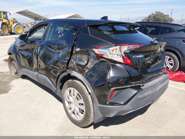JTNKHMBX4L1090217 Toyota C-HR LE