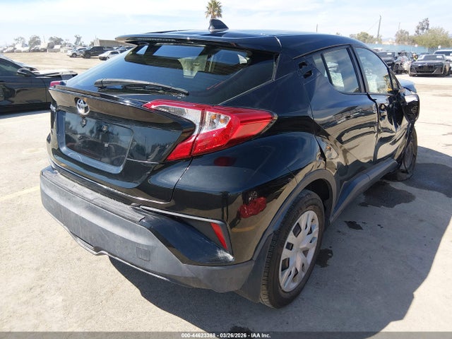 JTNKHMBX4L1090217 Toyota C-HR LE