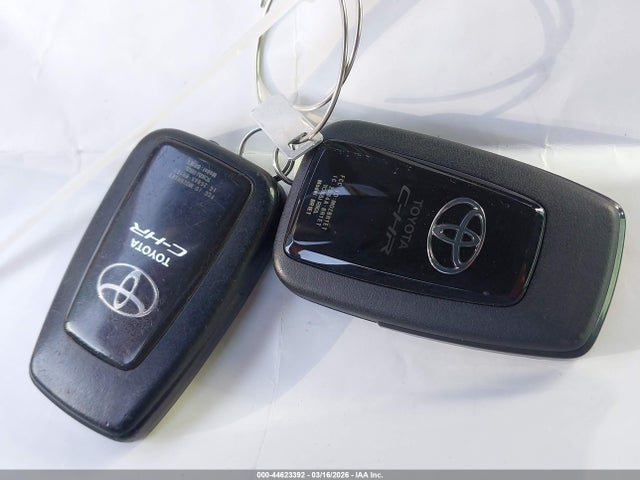 JTNKHMBX2K1057411 Toyota C-HR XLE