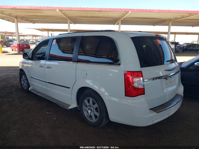 2011 Chrysler Town & Country Touring მანქანა იყიდება აუქციონზე, vin: 2A4RR5DG9BR688231, აუქციონის ნომერი: 44623428