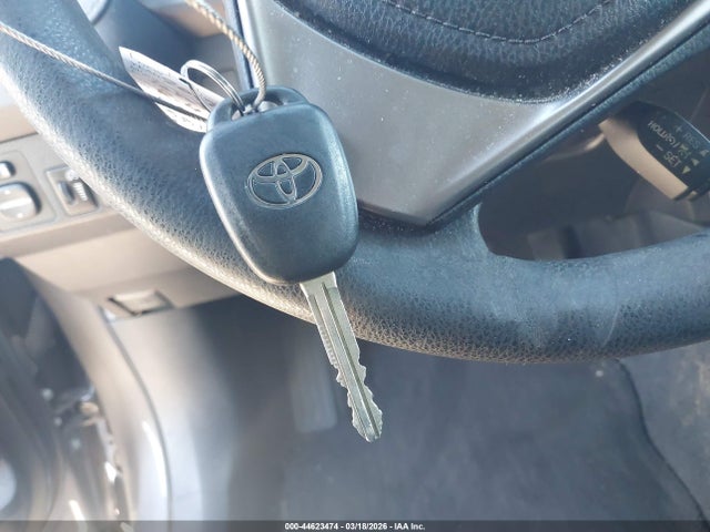 Toyota RAV4 LE 2017 JTMZFREV2HJ715981 Image 11