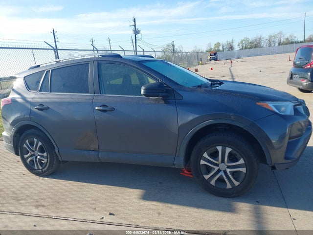 Toyota RAV4 LE 2017 JTMZFREV2HJ715981 Image 13