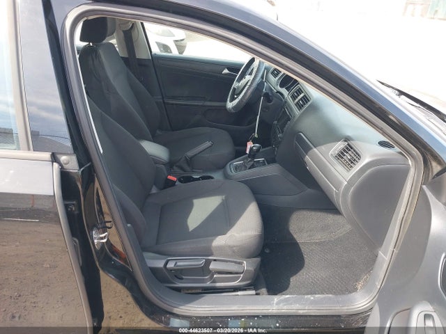 Продажа на аукционе авто 2015 Volkswagen Jetta 2.0l S, vin: 3VW2K7AJ1FM299570, номер лота: 44623507