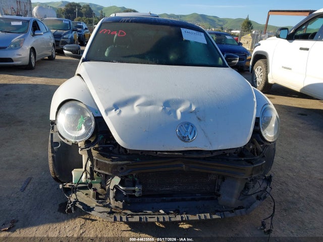 3VWVT7AT4FM606001 Volkswagen Beetle 2.0t R-line
