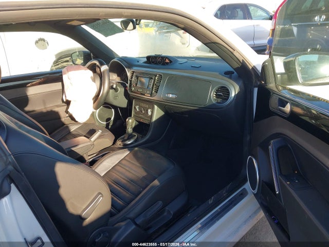 3VWVT7AT4FM606001 Volkswagen Beetle 2.0t R-line