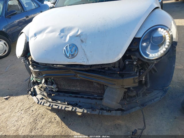 3VWVT7AT4FM606001 Volkswagen Beetle 2.0t R-line