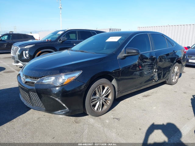 4T1BF1FK1HU312916 Toyota CAMRY SE