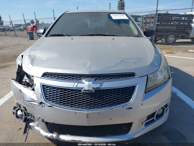 1G1PA5SH2E7132776 Chevrolet Cruze Ls Auto