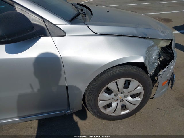 1G1PA5SH2E7132776 Chevrolet Cruze Ls Auto