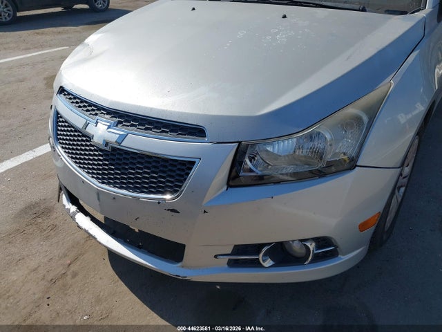 1G1PA5SH2E7132776 Chevrolet Cruze Ls Auto