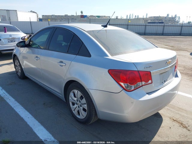 1G1PA5SH2E7132776 Chevrolet Cruze Ls Auto