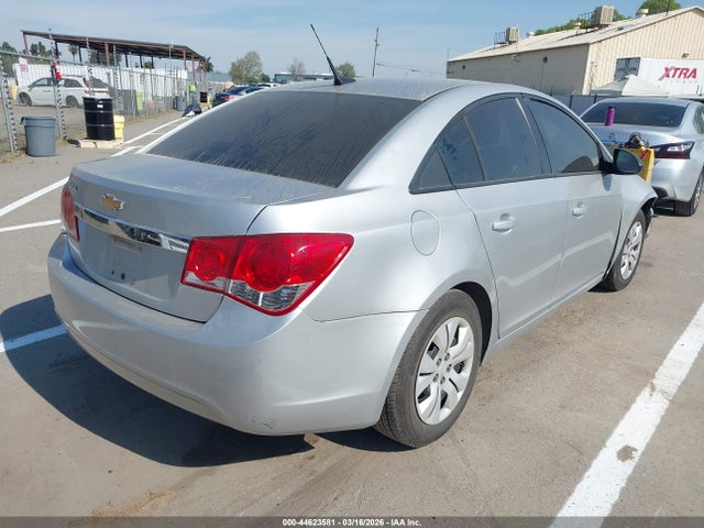 1G1PA5SH2E7132776 Chevrolet Cruze Ls Auto