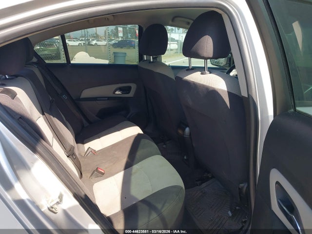 1G1PA5SH2E7132776 Chevrolet Cruze Ls Auto