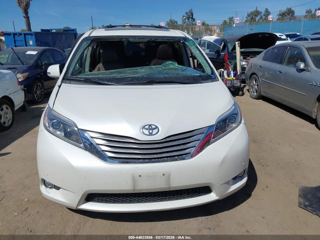 5TDYK3DC0FS623076 Toyota Sienna Limited 7 Passenger