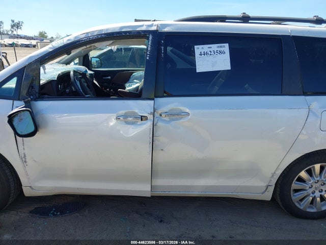 5TDYK3DC0FS623076 Toyota Sienna Limited 7 Passenger