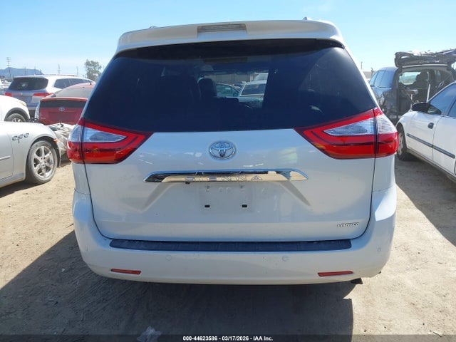 5TDYK3DC0FS623076 Toyota Sienna Limited 7 Passenger