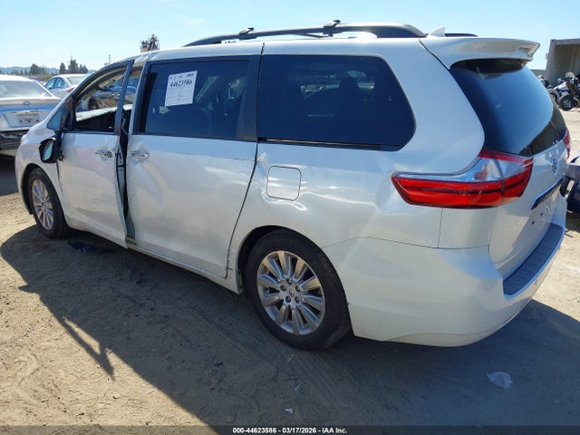 2015 TOYOTA SIENNA 5TDYK3DC0FS623076 Photo 2