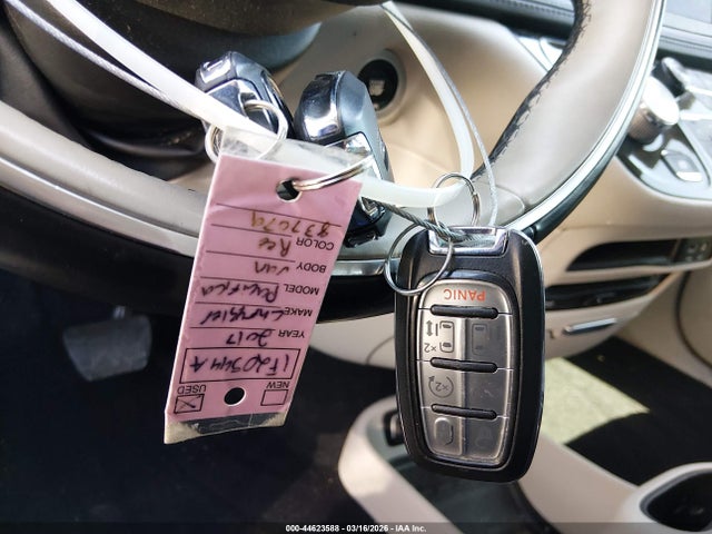 44623588 :رقم المزاد ، 2C4RC1GG2HR837079 vin ، 2017 Chrysler Pacifica Limited مزاد بيع
