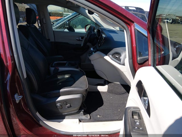 44623588 :رقم المزاد ، 2C4RC1GG2HR837079 vin ، 2017 Chrysler Pacifica Limited مزاد بيع
