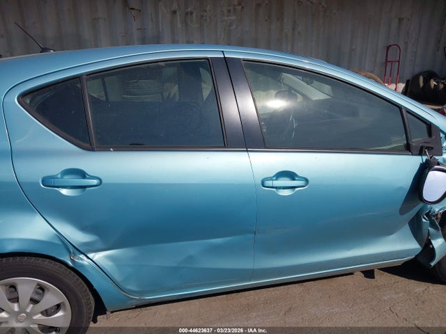 Toyota Prius C Two 2014 JTDKDTB39E1064142 Image 13