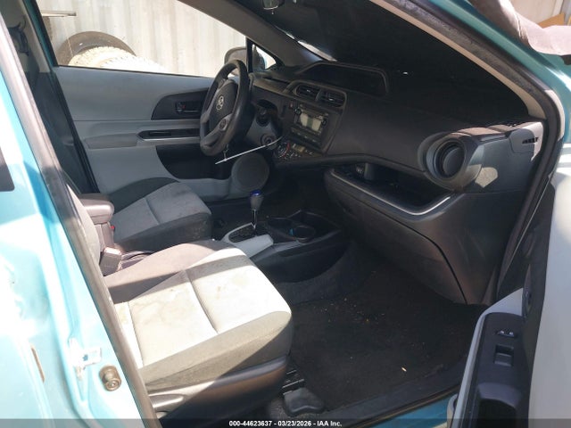 Toyota Prius C Two 2014 JTDKDTB39E1064142 Image 5