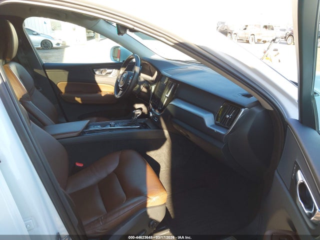 LYVA22RK2JB096703 Volvo Xc60 T6 Momentum