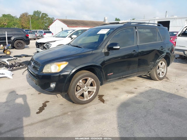 2011 TOYOTA RAV4 JTMRK4DV1B5100211 Photo 1