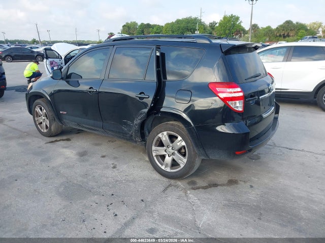 2011 TOYOTA RAV4 JTMRK4DV1B5100211 Photo 2