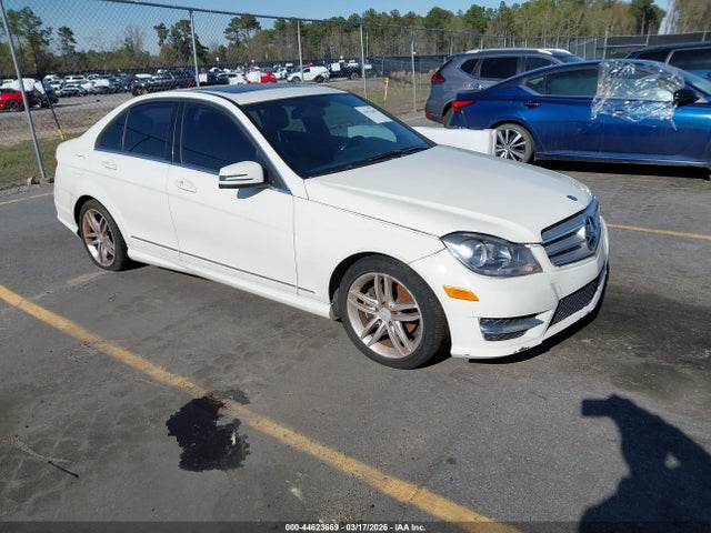 2012 MERCEDES-BENZ C 300 WDDGF8BB9CA710562